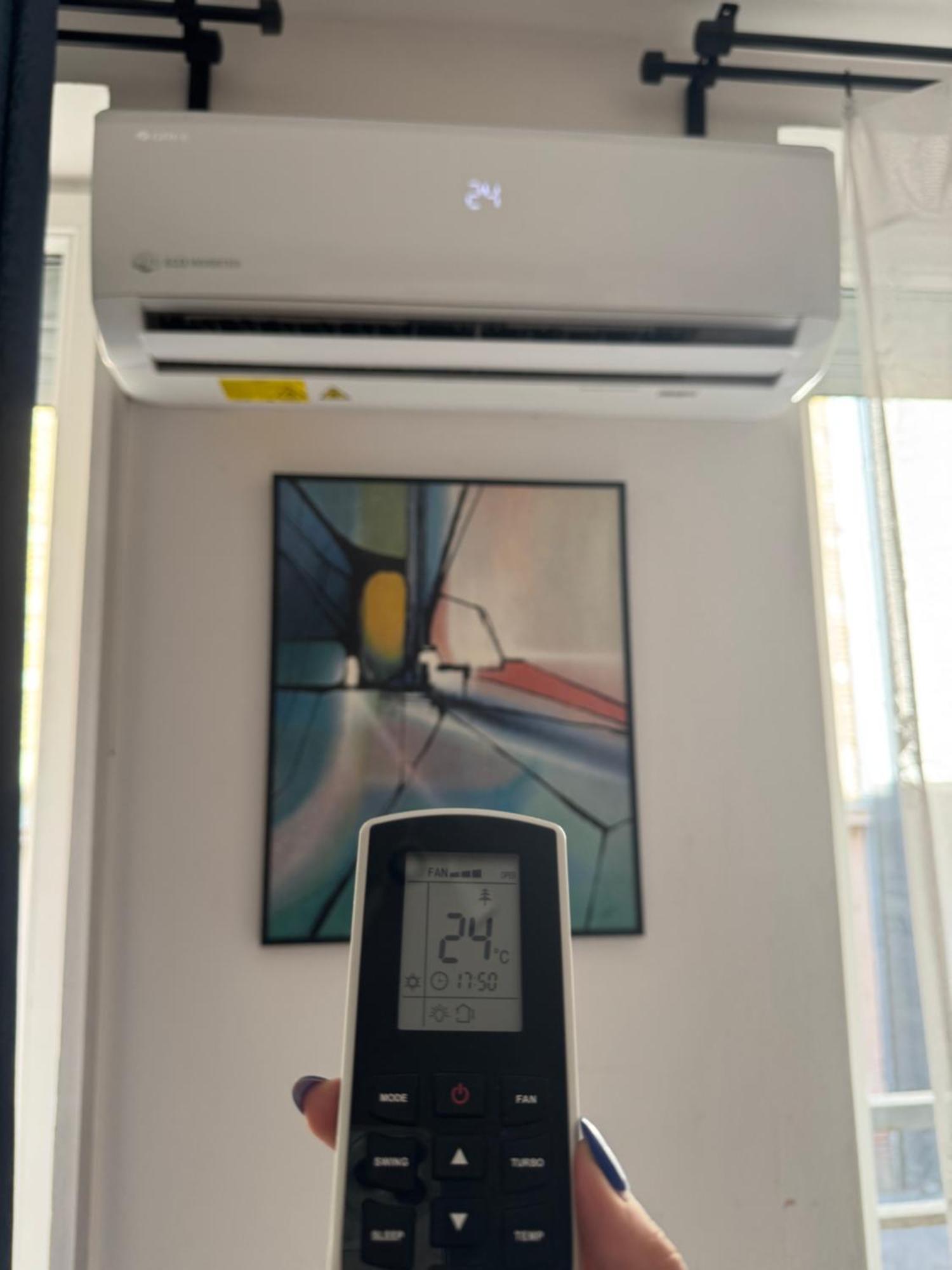 Onyx Apartment With Free Private Garage + Ac Budapest Eksteriør bilde